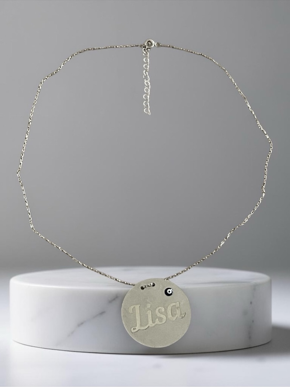 Personalized 'Lisa' Silver Name Pendant Necklace